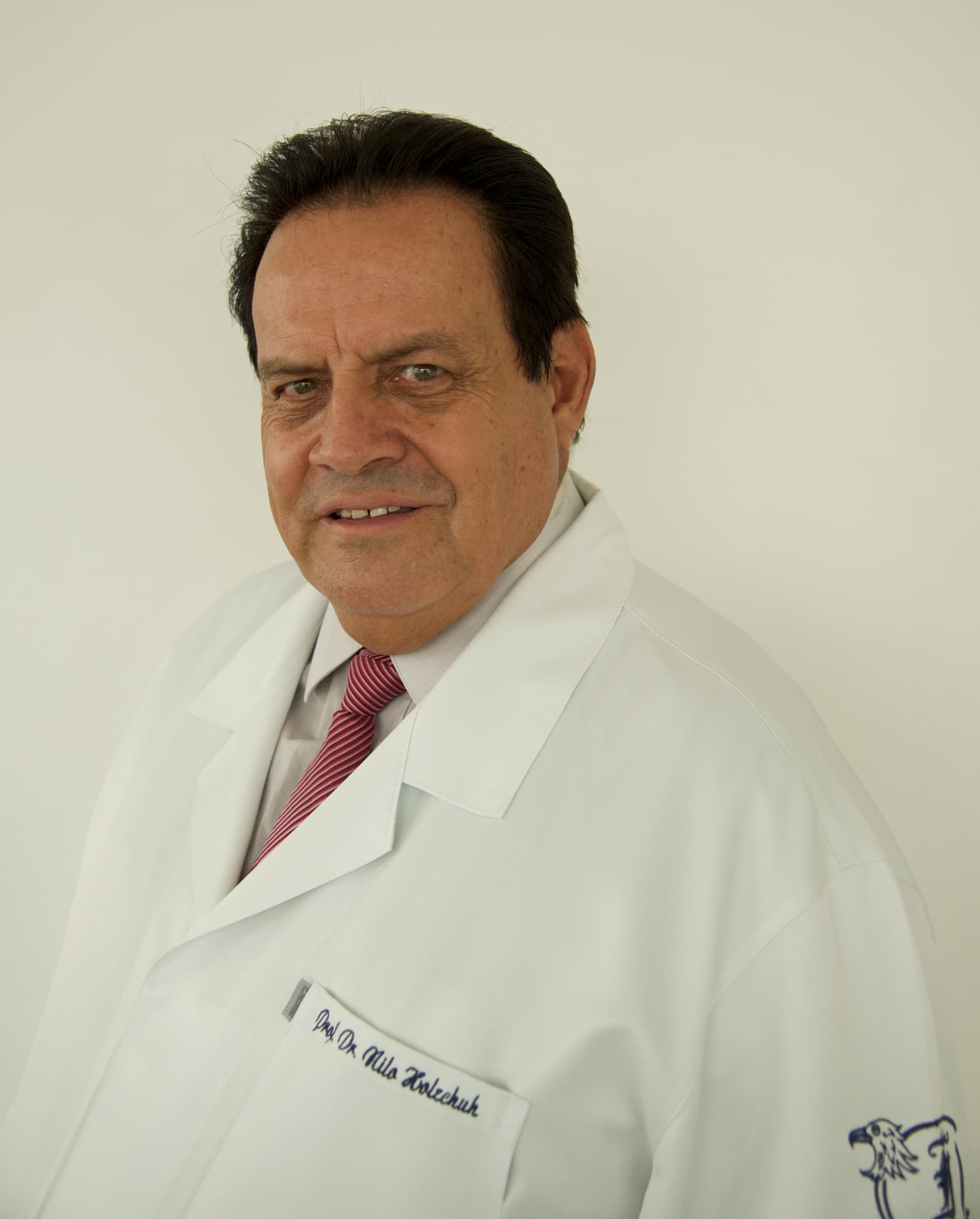 Retrato do Prof. Dr. Nilo Holzchuh, fundador da Clínica de Olhos Holzchuh